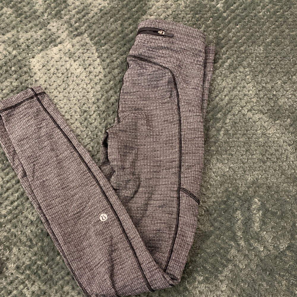 Lulu lemon grey, black, white , with pockets